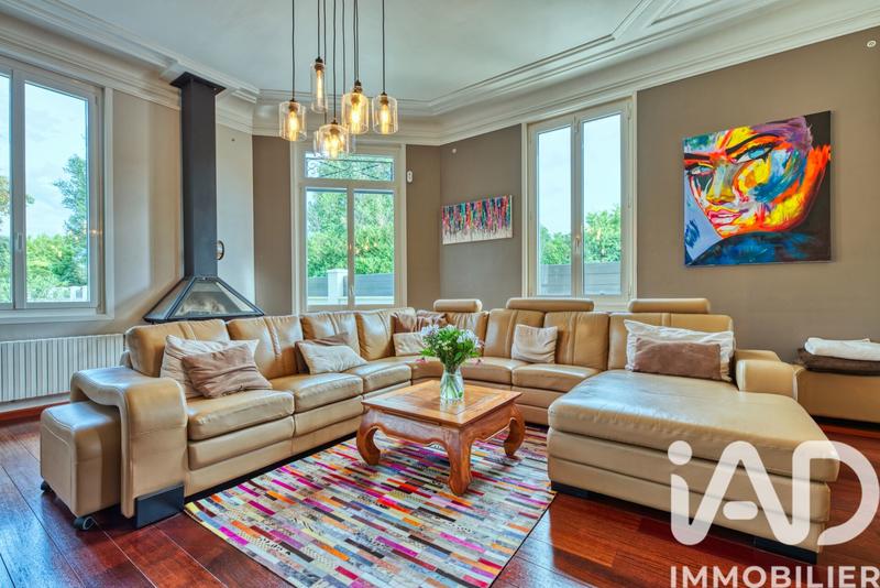 Maison - 250 m² - 7 pièces