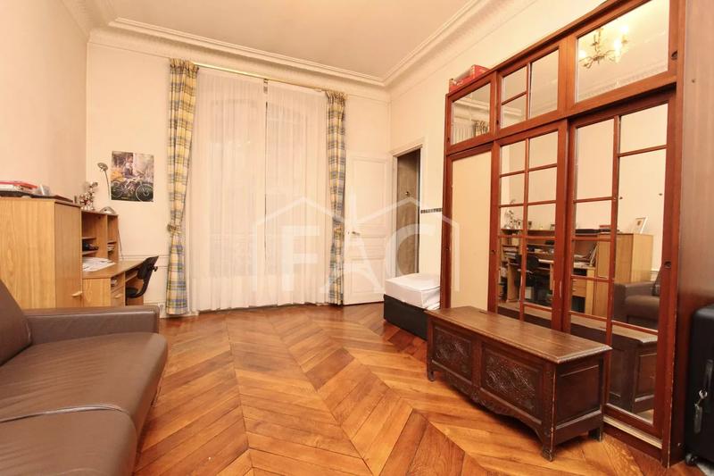 Appartement - 196 m² - 6 pièces