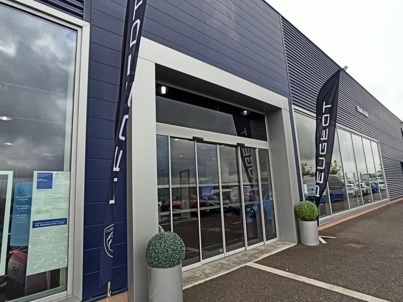 Local commercial - 4 390 m²