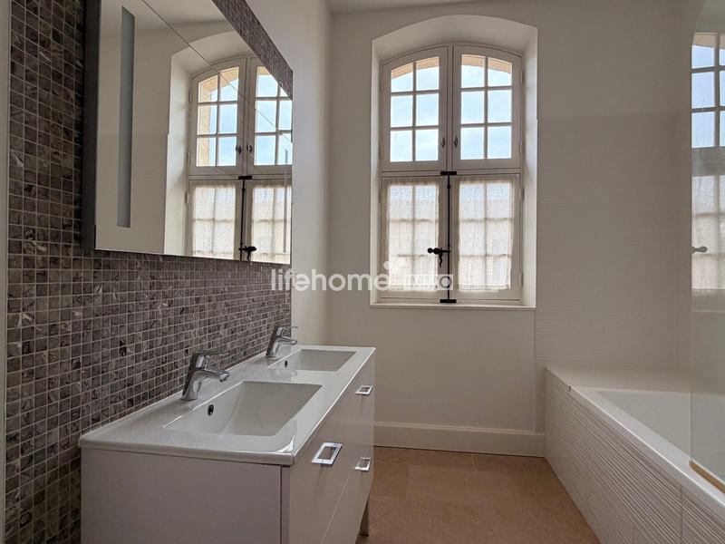 Appartement - 95 m² - 3 pièces