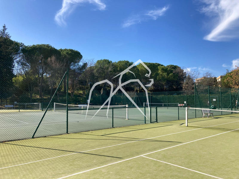 Appartement - 100 m² - 4 pièces