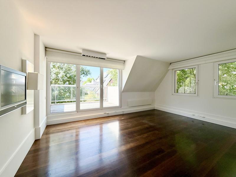 Appartement - 272 m² - 6 pièces