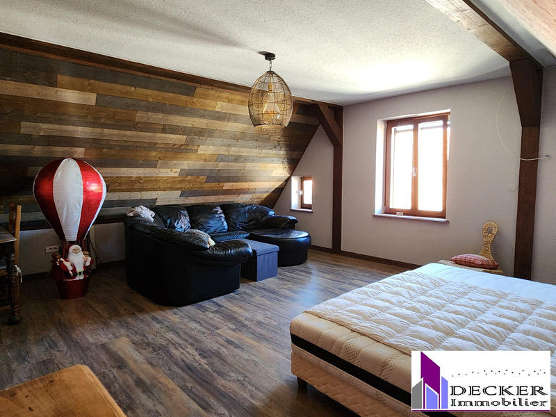 Maison - 207 m² - 8 pièces