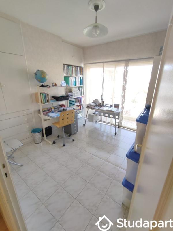 Chambre - 15 m² - 1 pièce