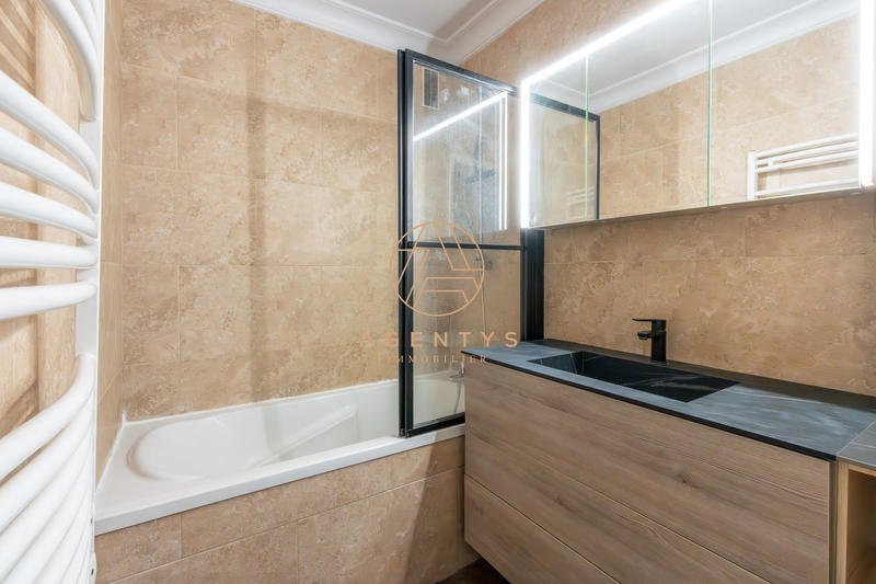 Appartement - 80 m² - 3 pièces