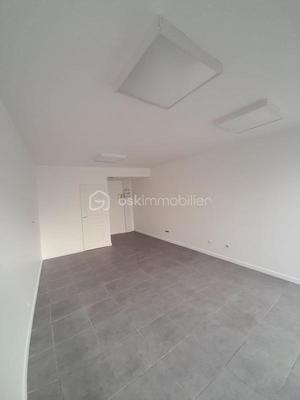 Local commercial - 24 m² - 1 pièce