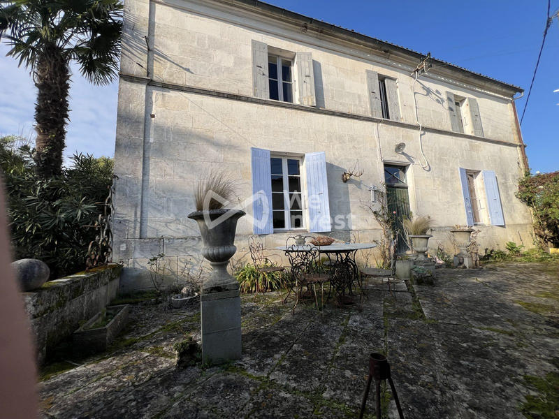 Maison - 220 m² - 6 pièces