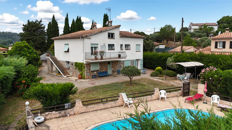 Maison - 166 m² - 6 pièces