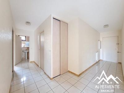 Appartement - 75 m² - 3 pièces