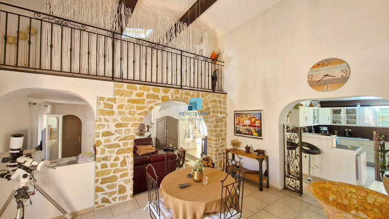 Maison - 195 m² - 6 pièces