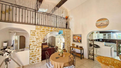 Maison - 195 m² - 6 pièces