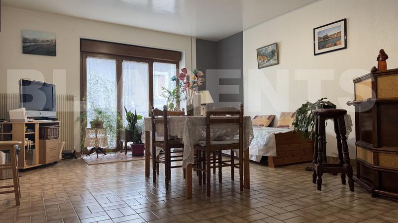 Maison - 213 m² - 8 pièces