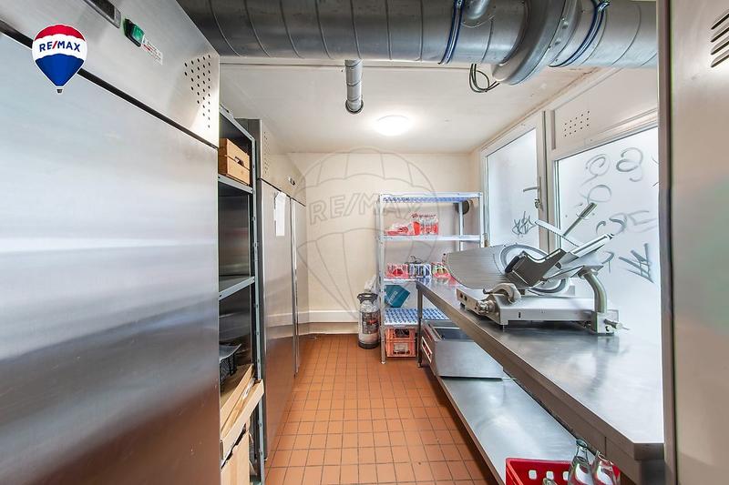 Magasins - 60 m² - 2 pièces