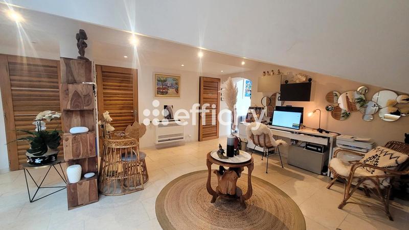 Appartement - 200 m² - 7 pièces