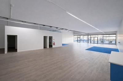 Local d'activité / Entrepôt - 325 m²