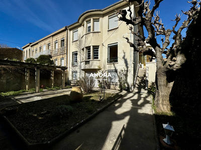 Maison - 240 m² - 9 pièces