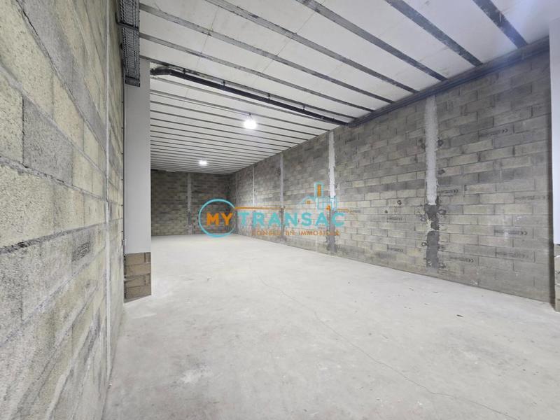 Local d'activité / Entrepôt - 270 m²