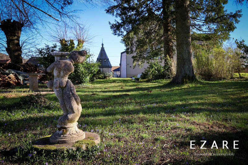 Maison - 351 m² - 10 pièces