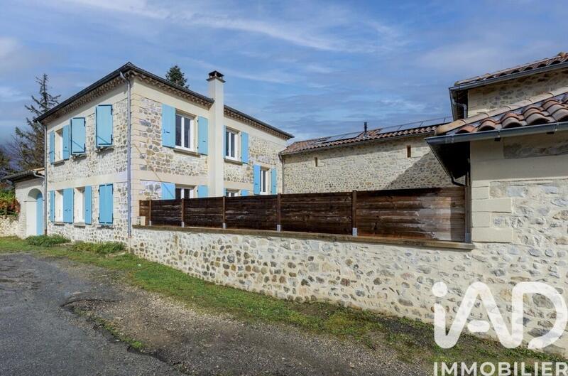 Maison - 323 m² - 9 pièces
