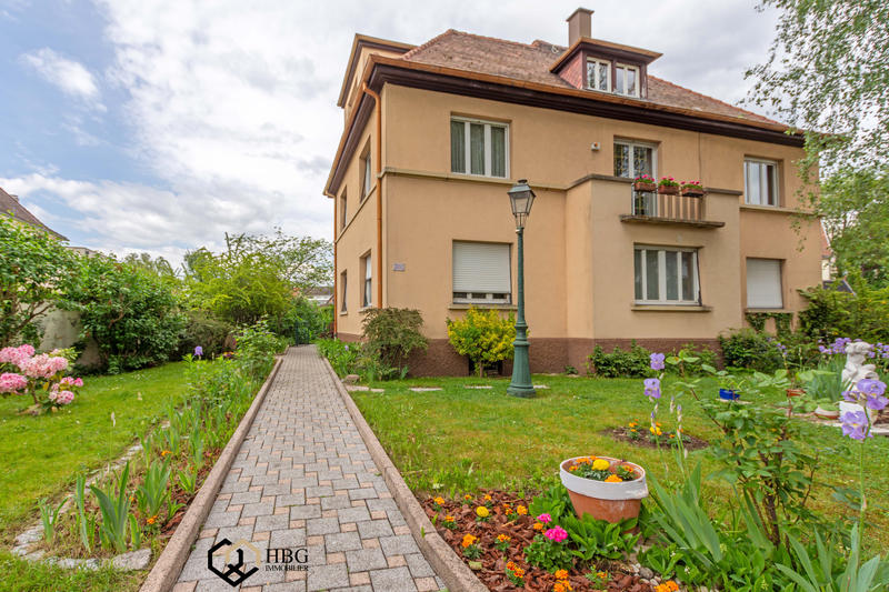 Maison - 310 m² - 13 pièces