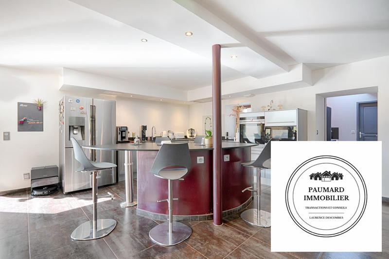 Bastide - 248 m² - 9 pièces