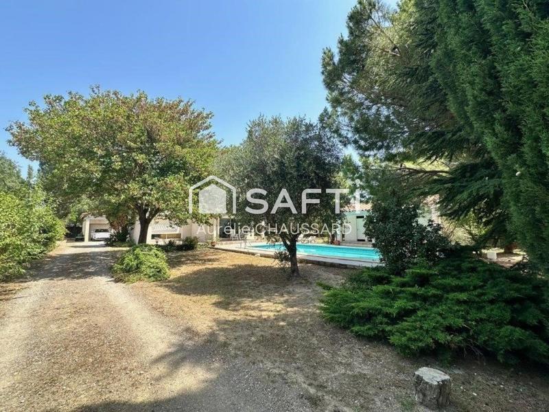 Maison - 171 m² - 6 pièces