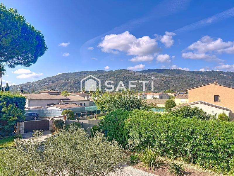 Maison - 220 m² - 8 pièces