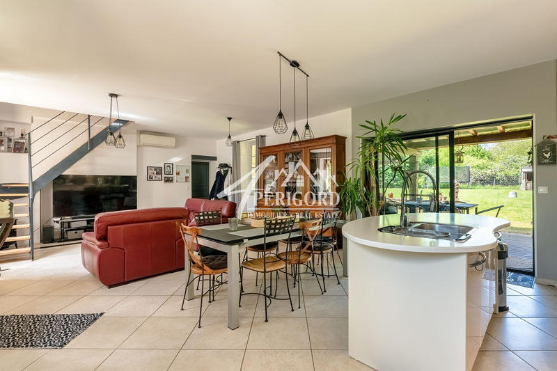 Maison ancienne - 360 m² - 13 pièces