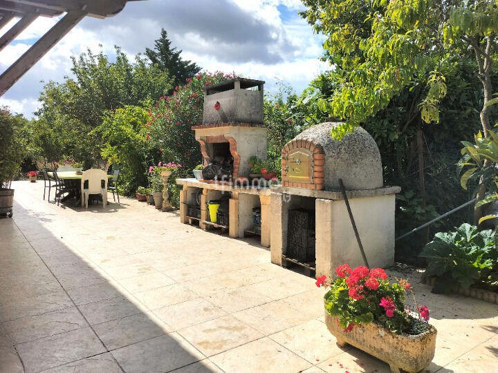 Maison - 250 m² - 7 pièces