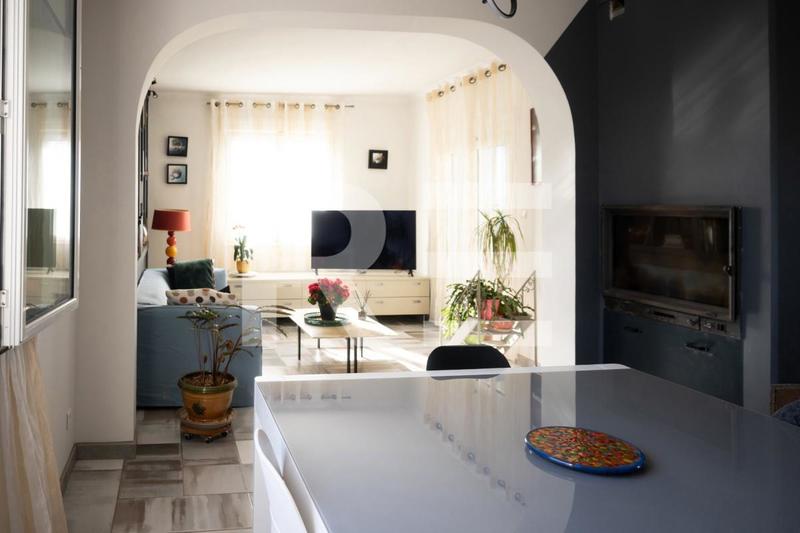 Maison - 198 m² - 9 pièces