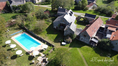 Mas - 418 m² - 19 pièces