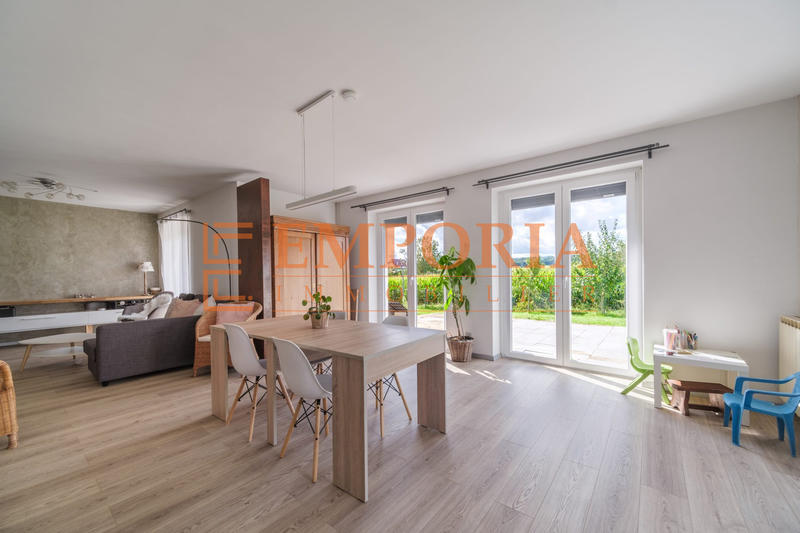 Maison - 165 m² - 6 pièces