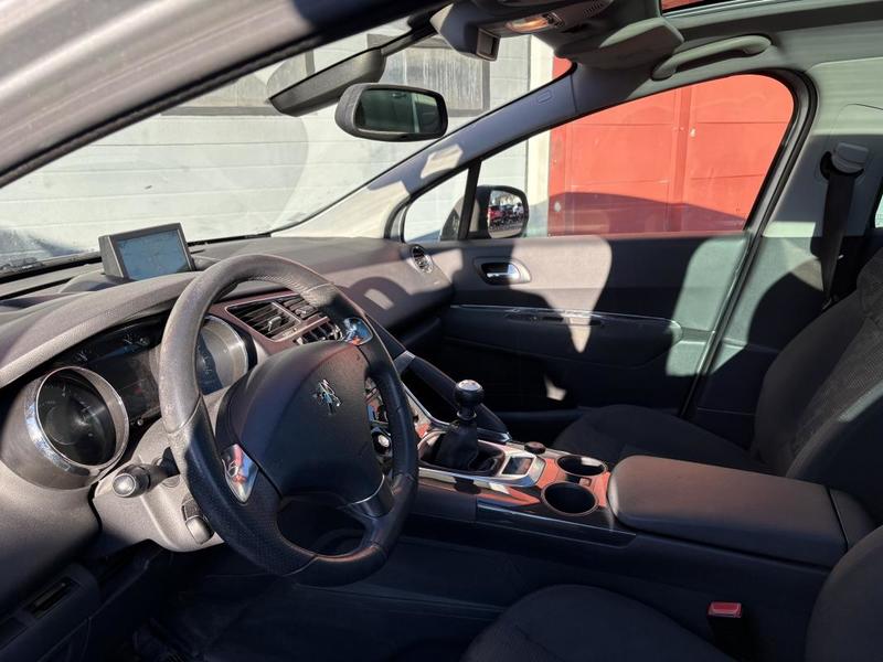 Peugeot 3008 1.6 Hdi 115 Cv Allure