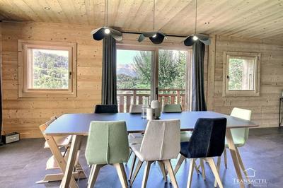 Châlet - 269 m² - 7 pièces