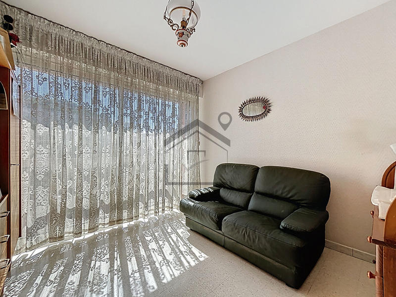 Appartement - 100 m² - 5 pièces