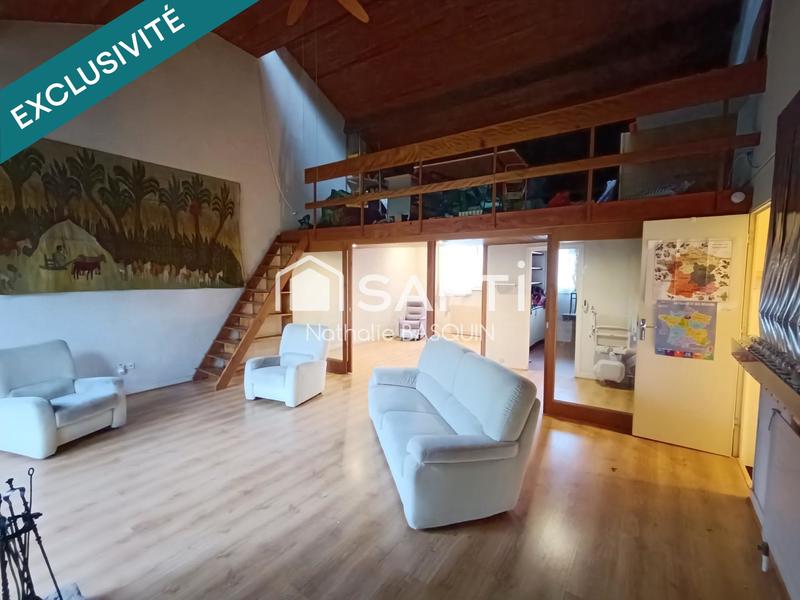 Propriété - 236 m² - 10 pièces