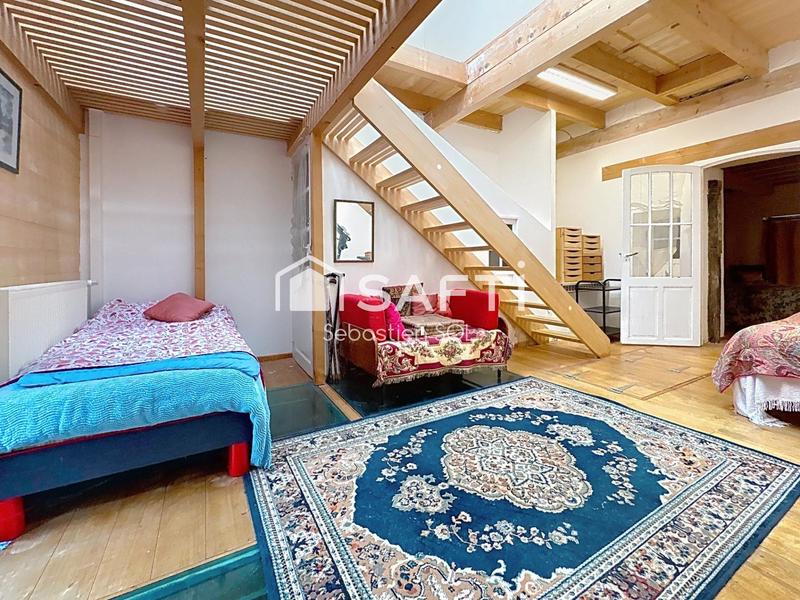 Maison - 218 m² - 7 pièces