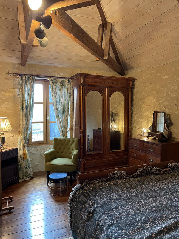 Maison - 277 m² - 11 pièces