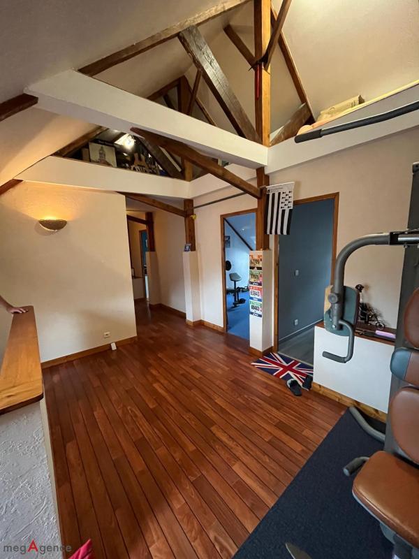 Maison - 222 m² - 10 pièces