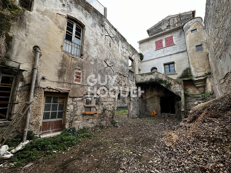 Maison - 300 m² - 12 pièces