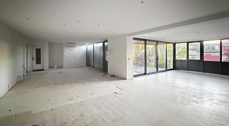 Local commercial - 375 m² - 10 pièces