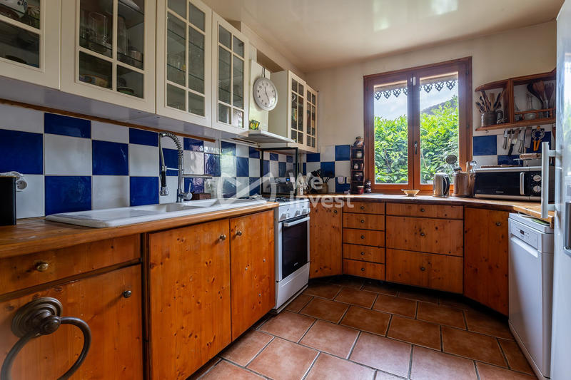 Maison - 248 m² - 8 pièces