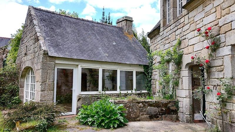 Maison - 243 m² - 10 pièces