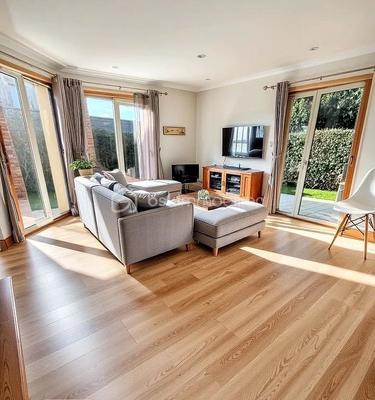 Maison - 215 m² - 7 pièces