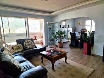 Appartement - 105 m² - 5 pièces