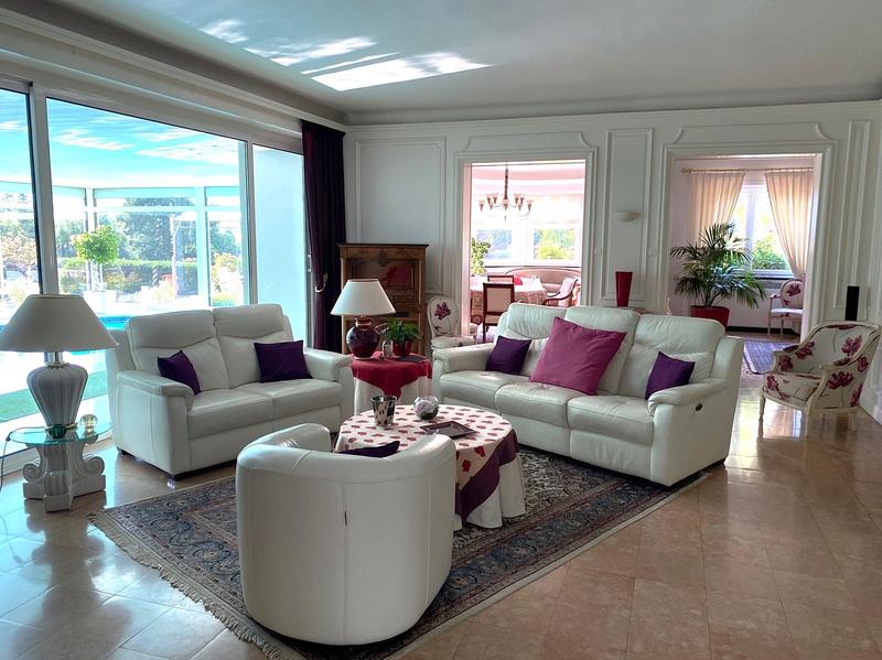 Villa - 383 m² - 9 pièces