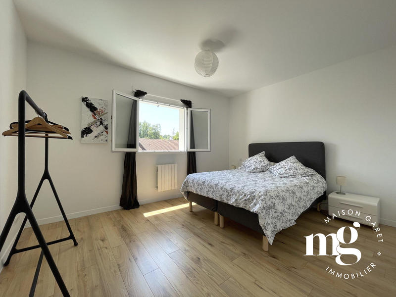 Maison - 187 m² - 8 pièces