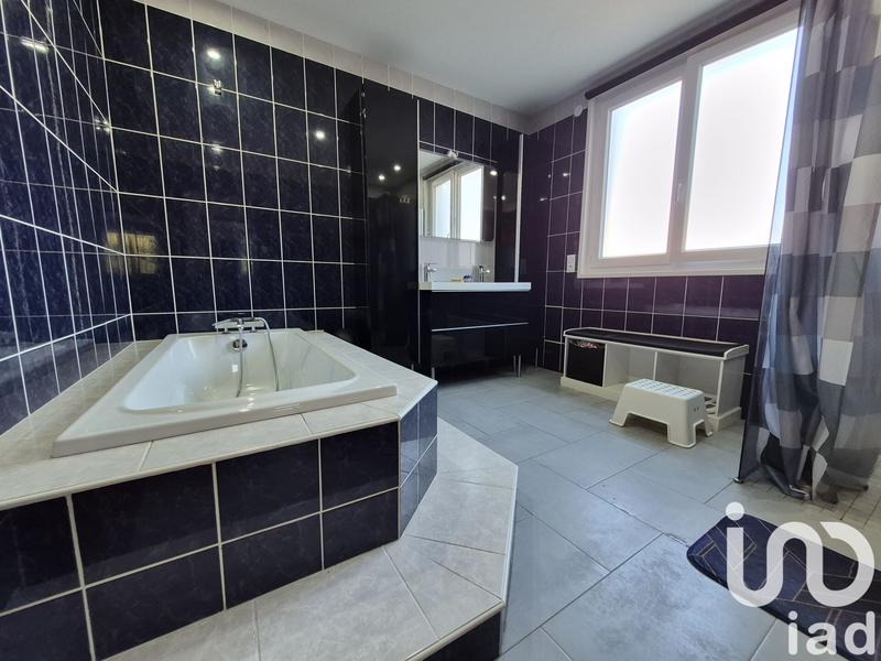 Maison - 312 m² - 6 pièces