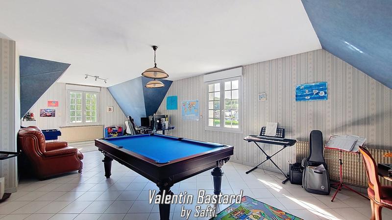 Maison - 260 m² - 10 pièces