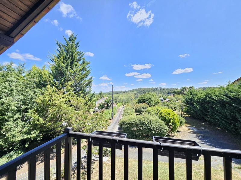 Maison - 9 597 m² - 5 pièces